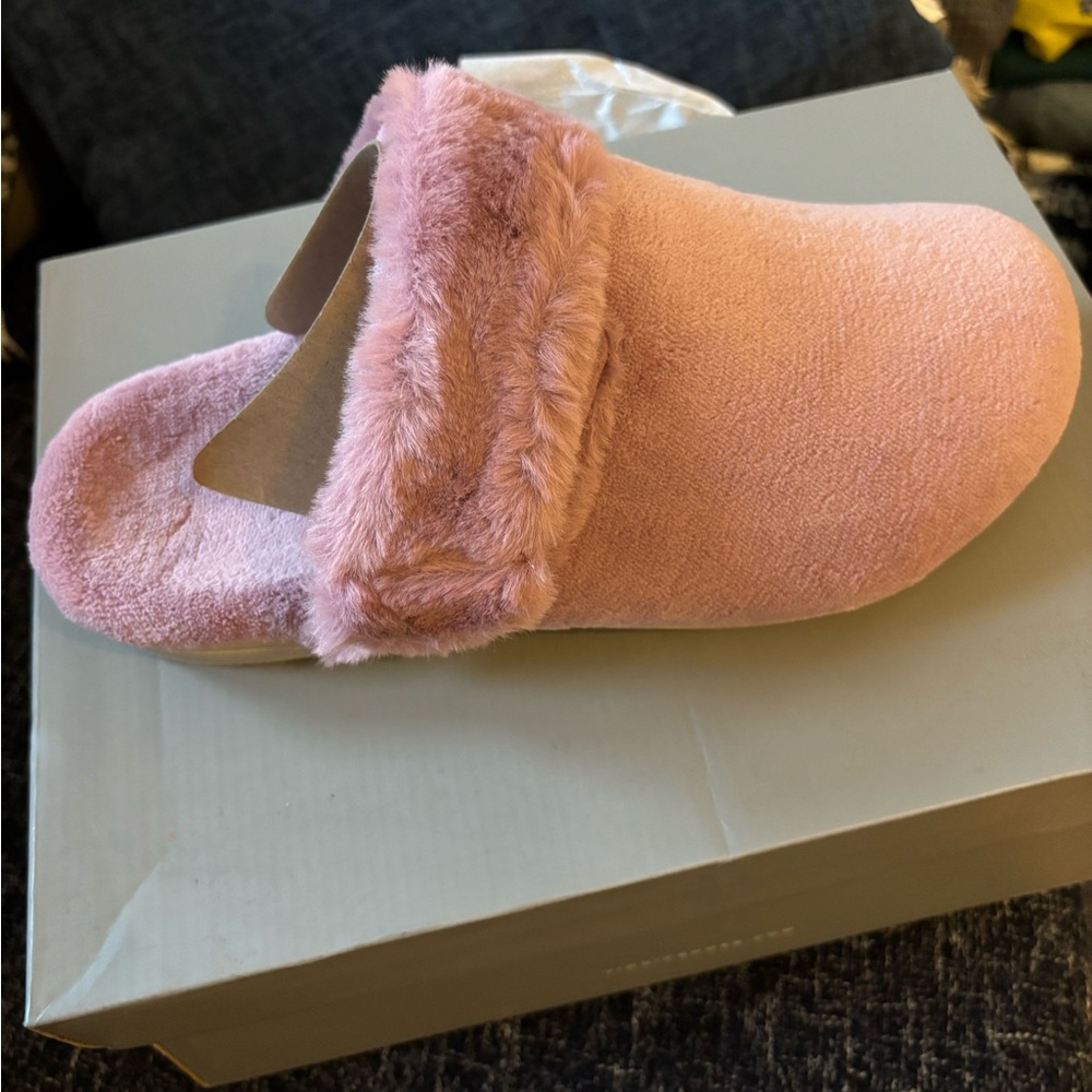 Brand new Vionic Mule slipper